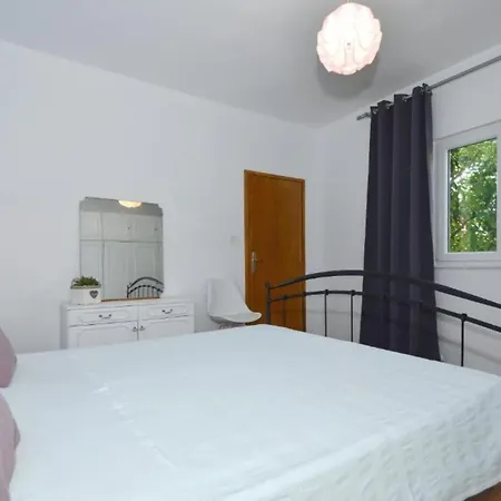Apartment Nina - Two Bedroom With Balcony A1 *