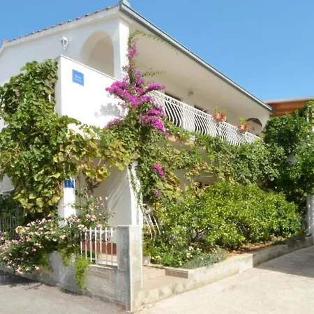 Apartment Nina - Two Bedroom With Balcony A1 *