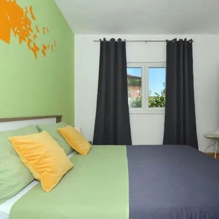 Apartment Nina - Two Bedroom With Balcony A1