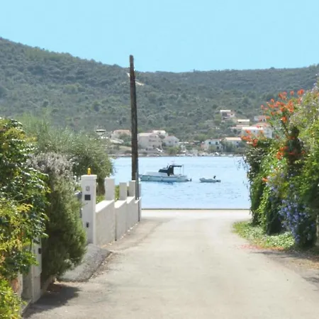 公寓 Nina - Two Bedroom With Balcony A1 Vinišće