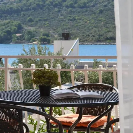 公寓 Nina - Two Bedroom With Balcony A1