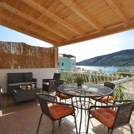公寓 Nina - Two Bedroom With Balcony A1 *